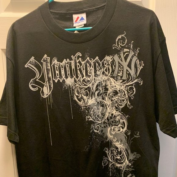 black yankees t shirt